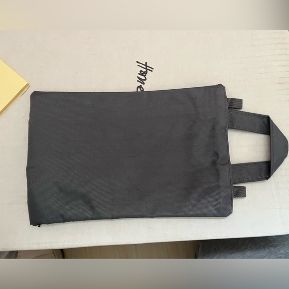 Ozark trail pouch - Picture 2 of 2